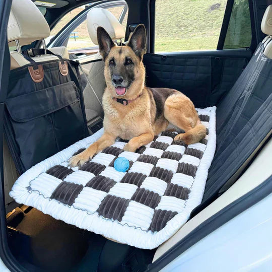 Hard Bottom vs. Soft Bottom Dog Seat Covers: What’s the Real Difference?